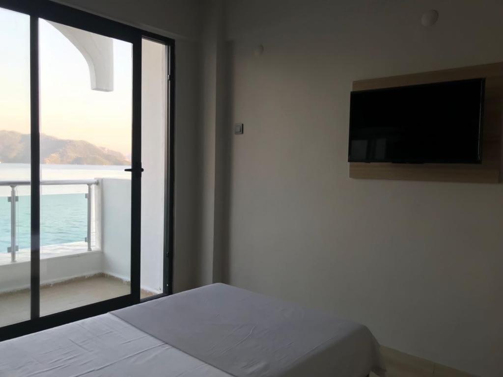 מרמריס La Beirut Beach Hotel מראה חיצוני תמונה