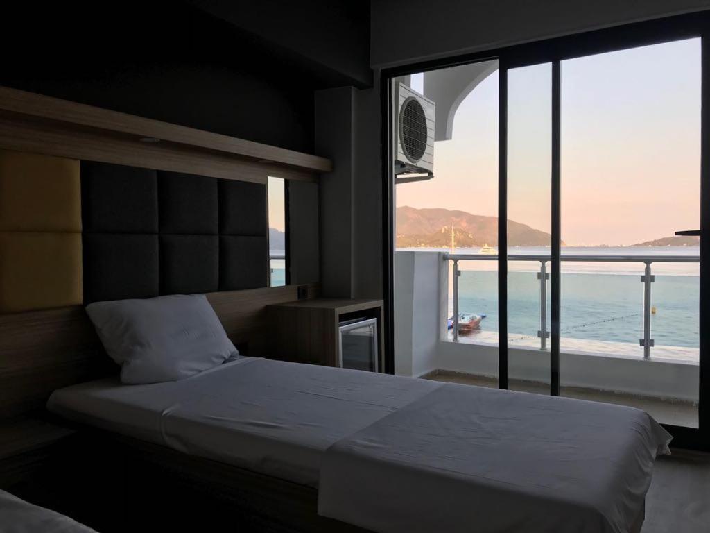 מרמריס La Beirut Beach Hotel מראה חיצוני תמונה