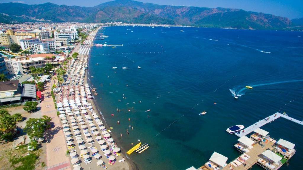 מרמריס La Beirut Beach Hotel מראה חיצוני תמונה
